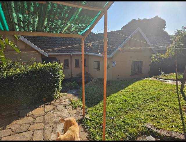 4 BEDROOM HOUSE FOR SALE IN SEA VIEW